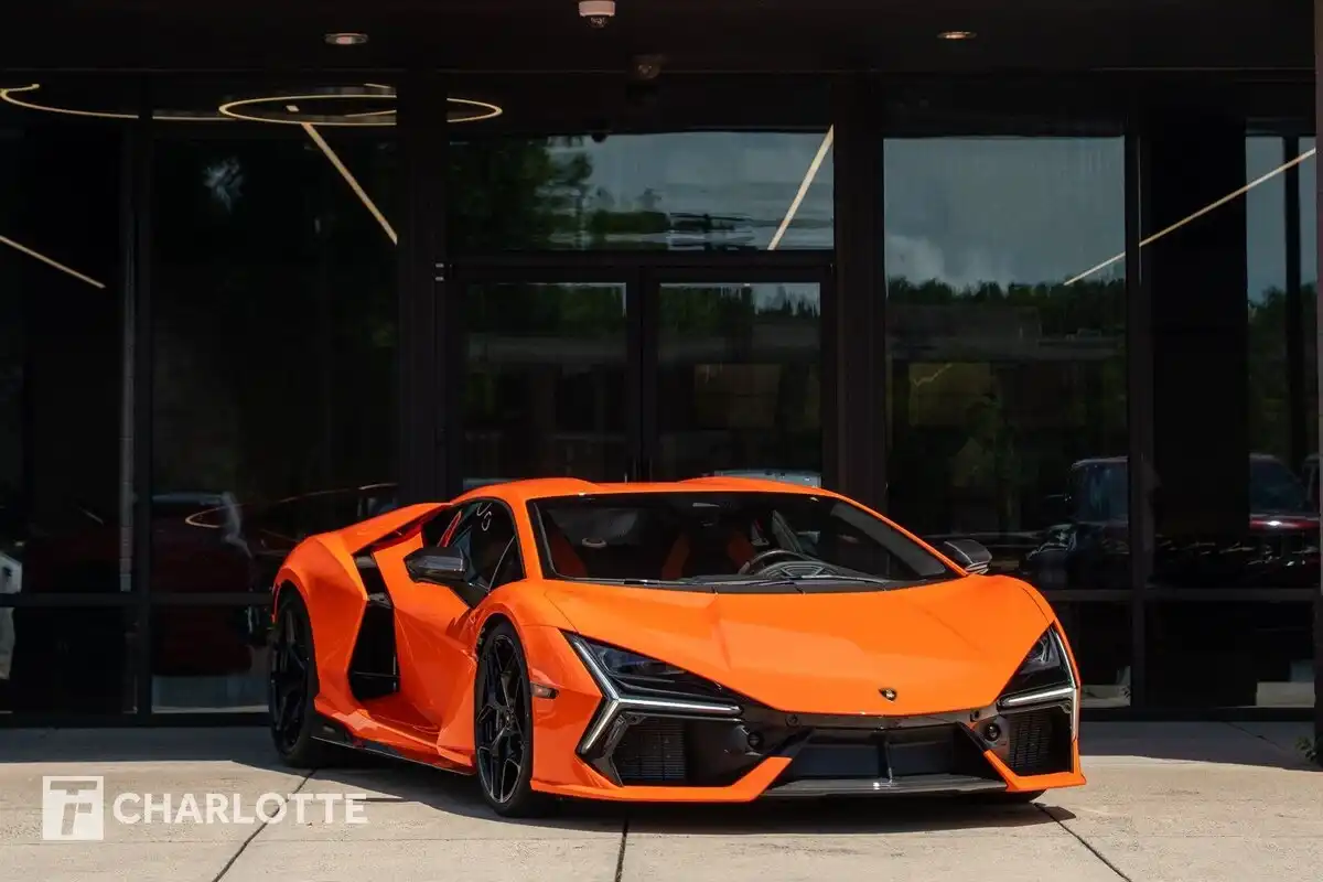 2024 Lamborghini Revuelto 6.5 DCT 4WD's photo