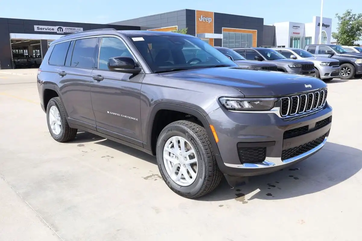 2026 Jeep Grand Cherokee L Laredo X 4x4's photo