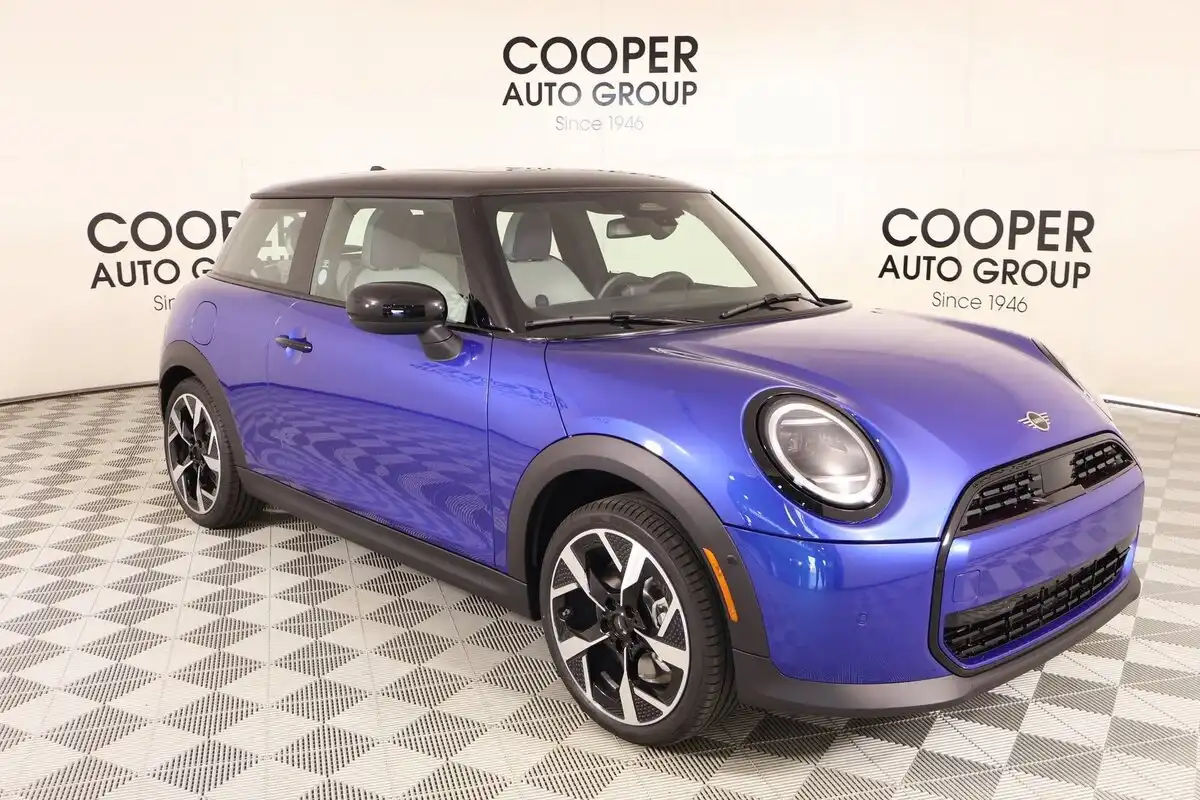 2026 MINI Hardtop Cooper Oxford Edition's photo