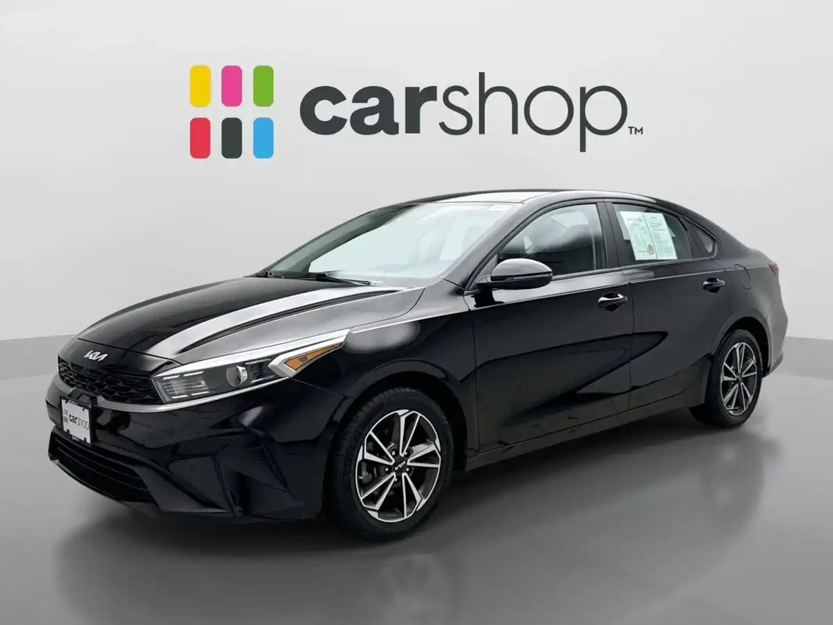 2022 Kia Forte LXS Auto's photo
