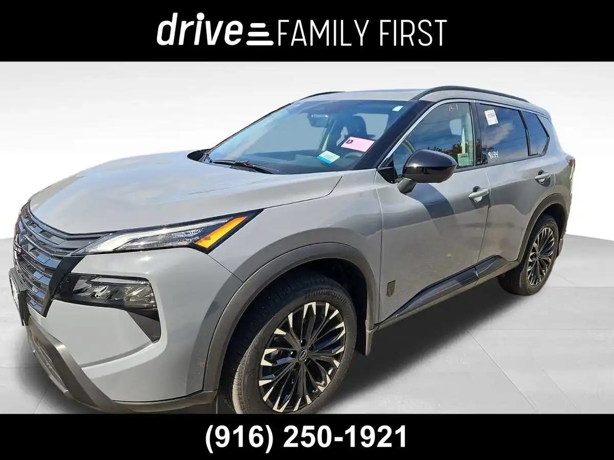 2026 Nissan Rogue Dark Armor's photo
