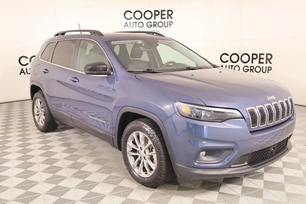 2022 Jeep Cherokee Latitude Lux's photo