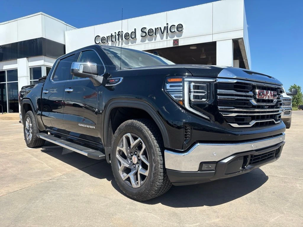 2026 GMC Sierra SLT 4WD Crew Cab Short Box's photo