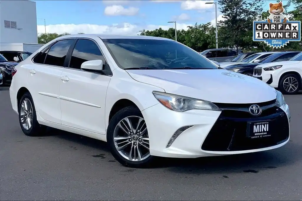 2015 Toyota Camry 2.5 Auto SE's photo