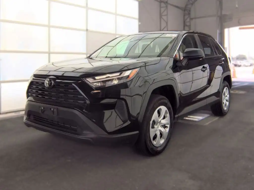 2025 Toyota RAV4 LE FWD's photo