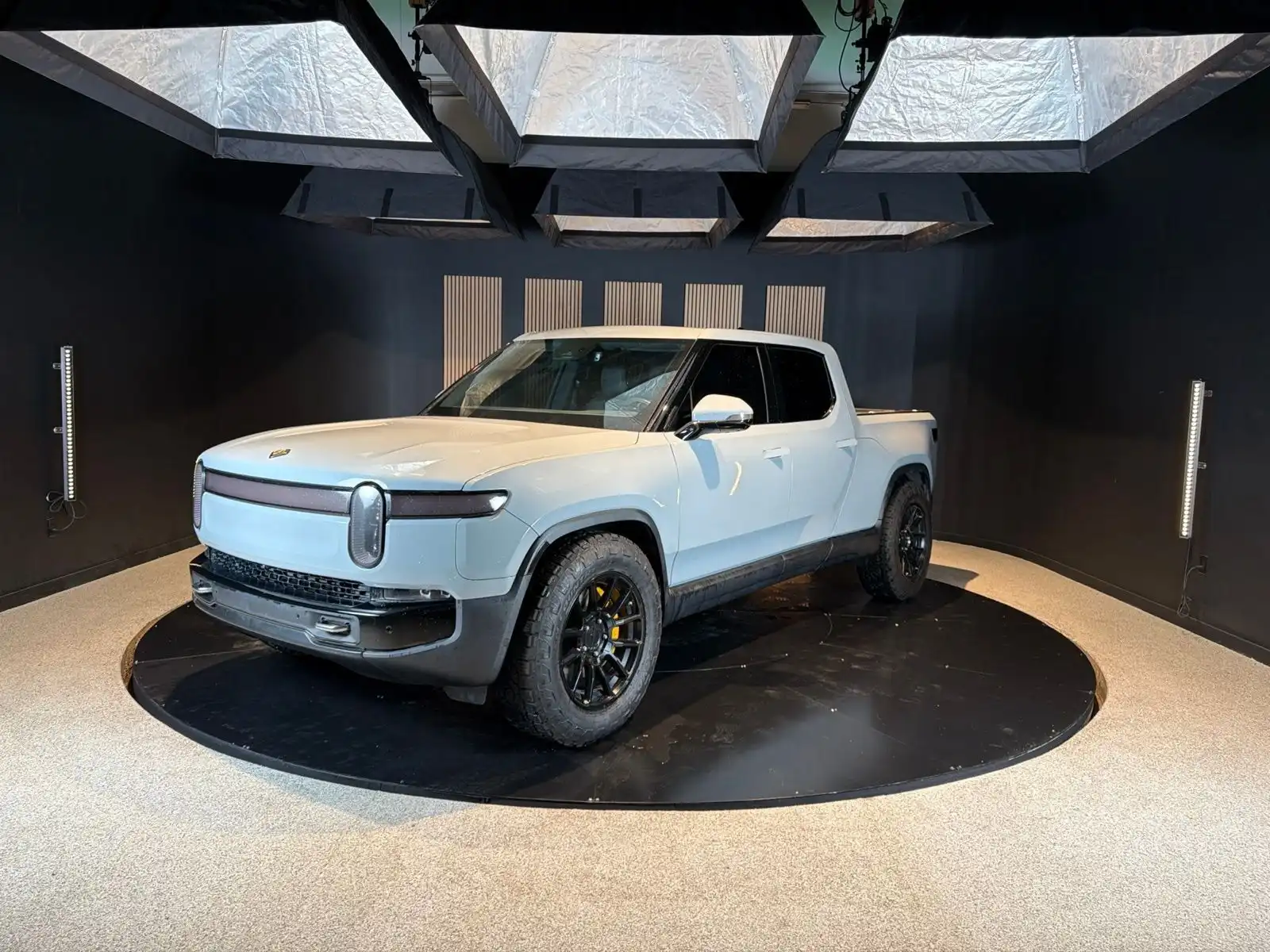 2022 Rivian R1T Adventure's photo