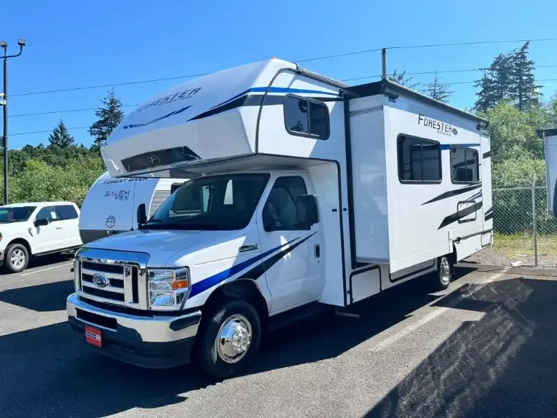 2022 Ford E-Series DRW E-450 Super Duty 158 in WB's photo