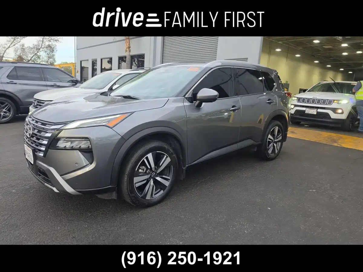 2024 Nissan Rogue SL FWD's photo