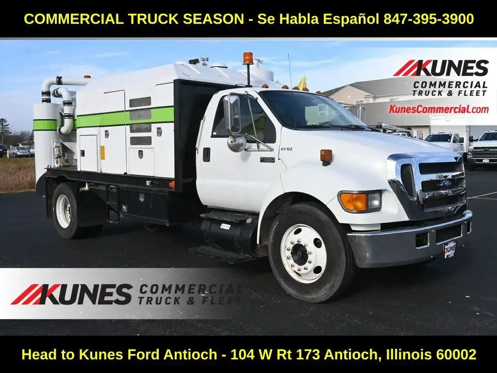 2004 Ford F-650's photo