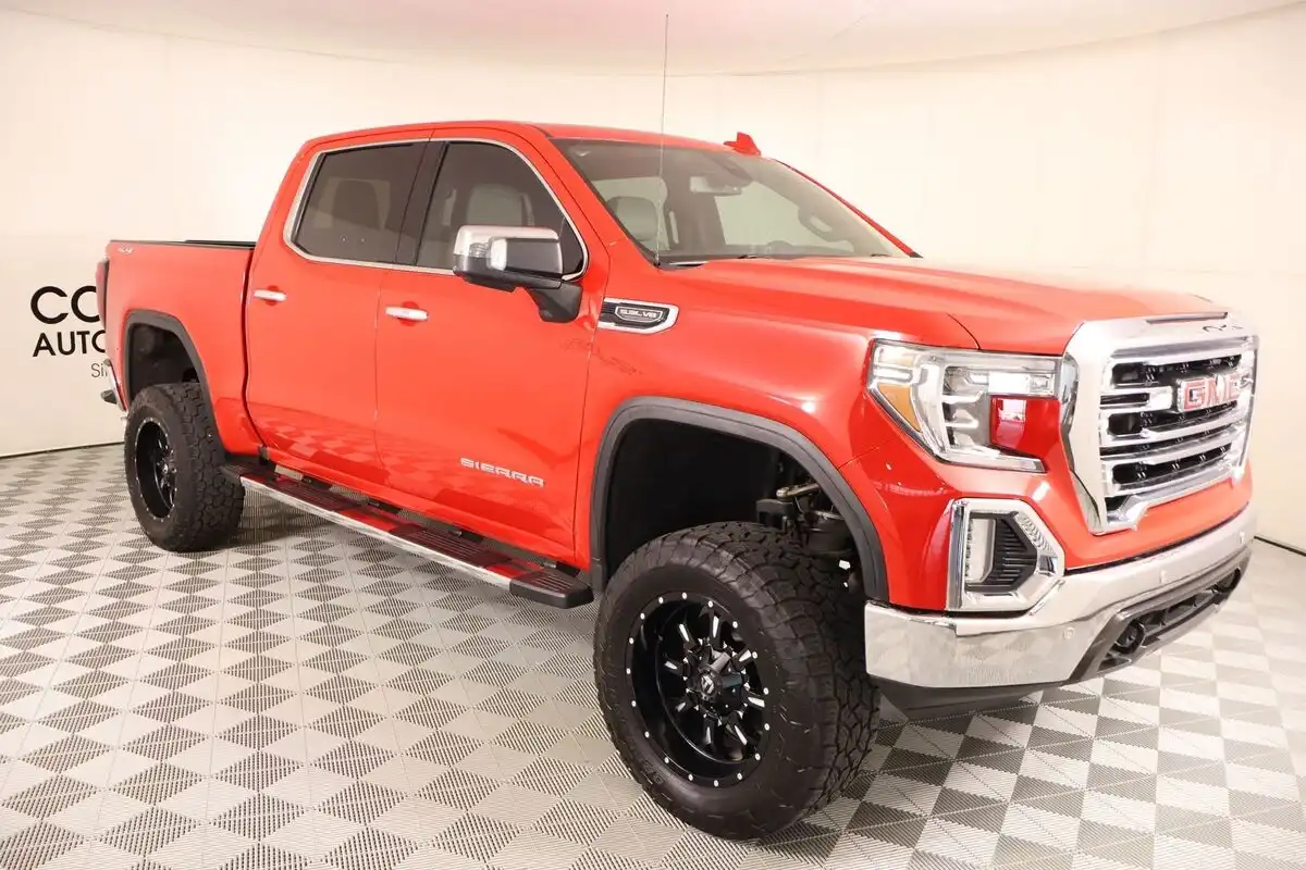 2019 GMC Sierra 4WD Crew Cab Short Box SLT's photo