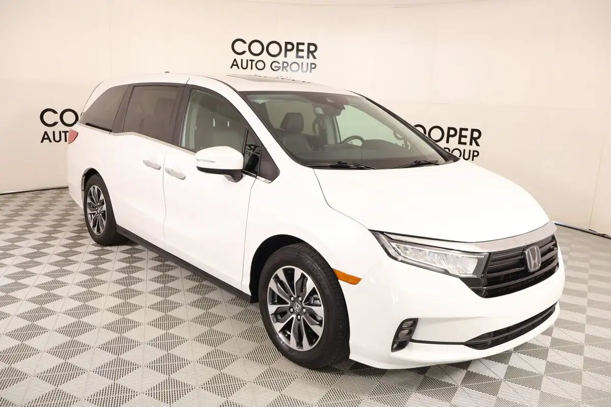 2024 Honda Odyssey EX-L's photo
