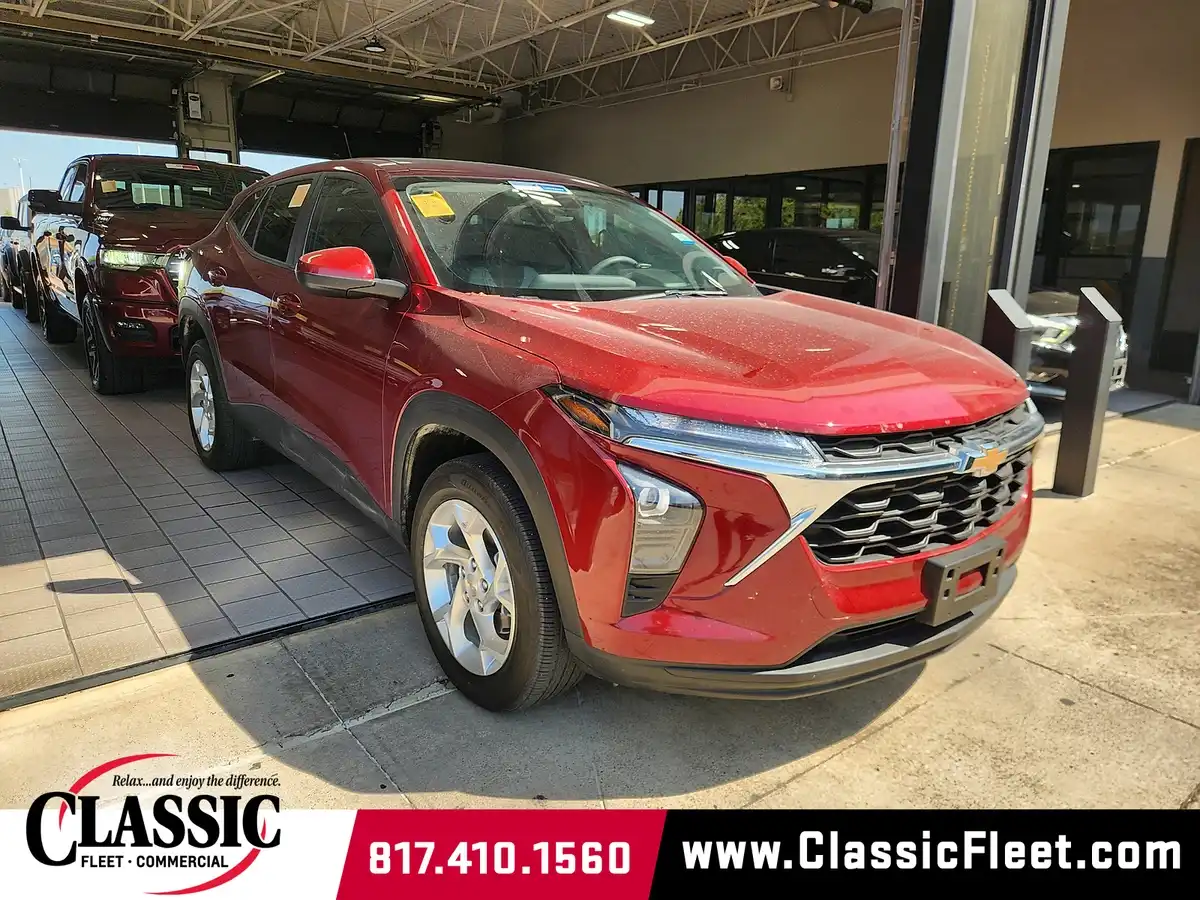 2025 Chevrolet Trax LS's photo