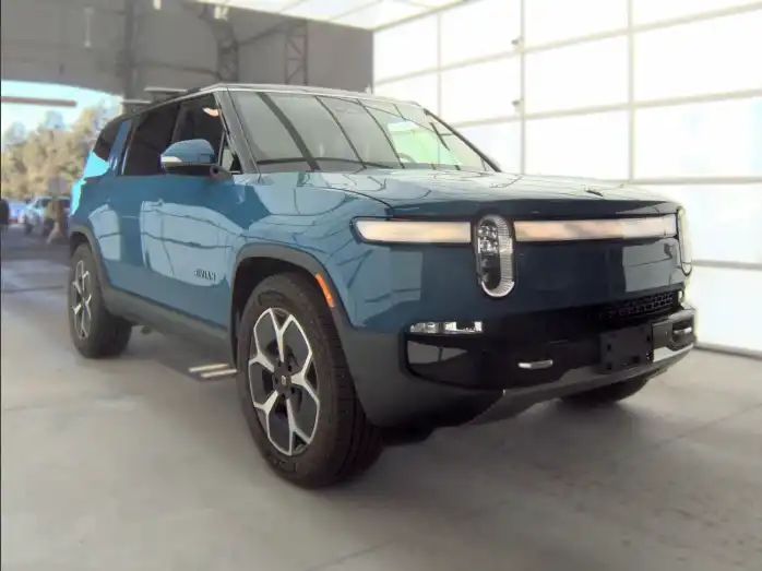 2024 Rivian R1S Adventure Dual-Motor Standard Pack's photo