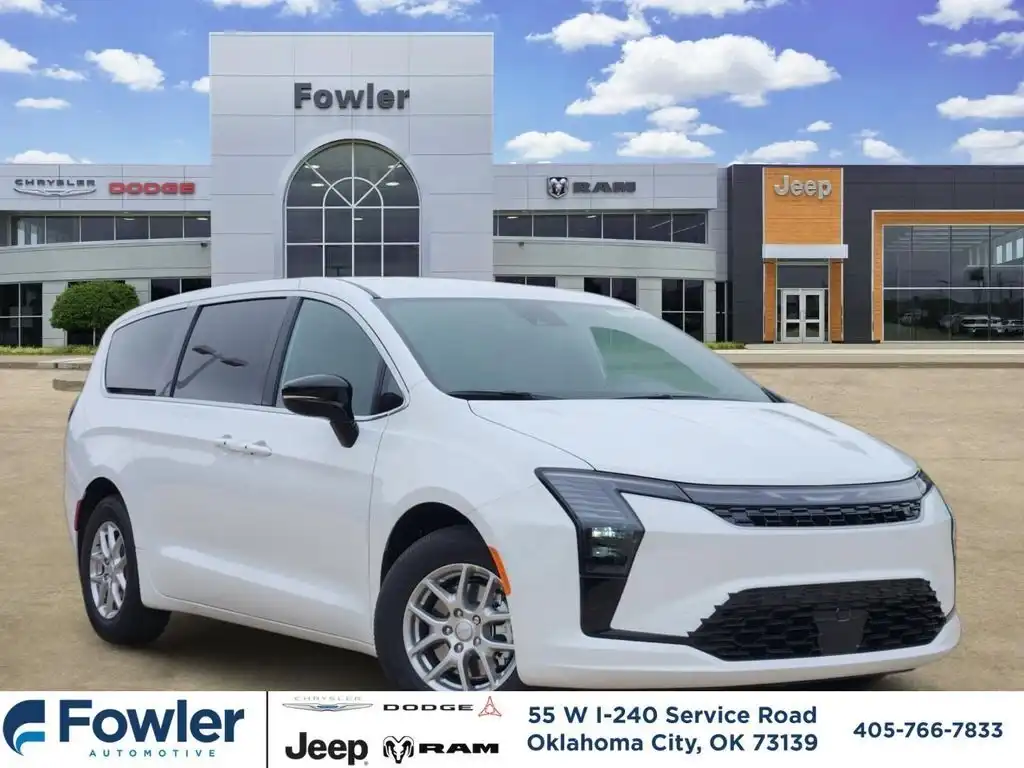 2027 Chrysler Pacifica Select's photo