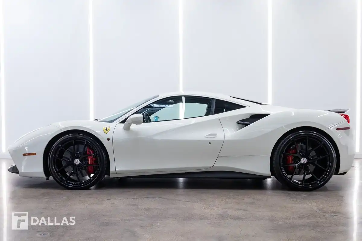 2017 Ferrari 488 Base's photo