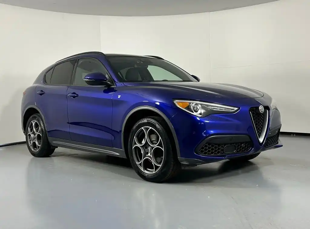 2022 Alfa Romeo Stelvio Ti AWD's photo