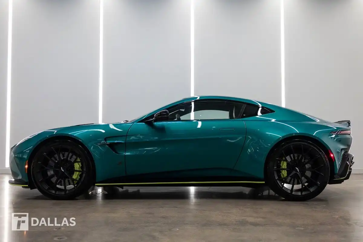 2026 Aston Martin Vantage 4.0 V8's photo