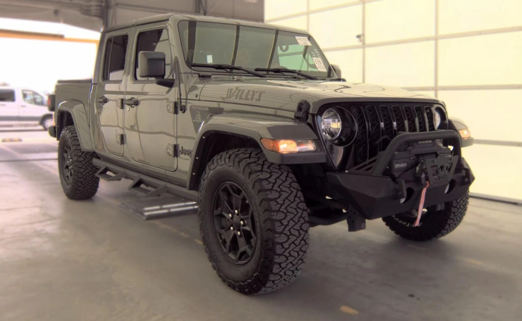 2023 Jeep Gladiator WILLYS SPORT's photo