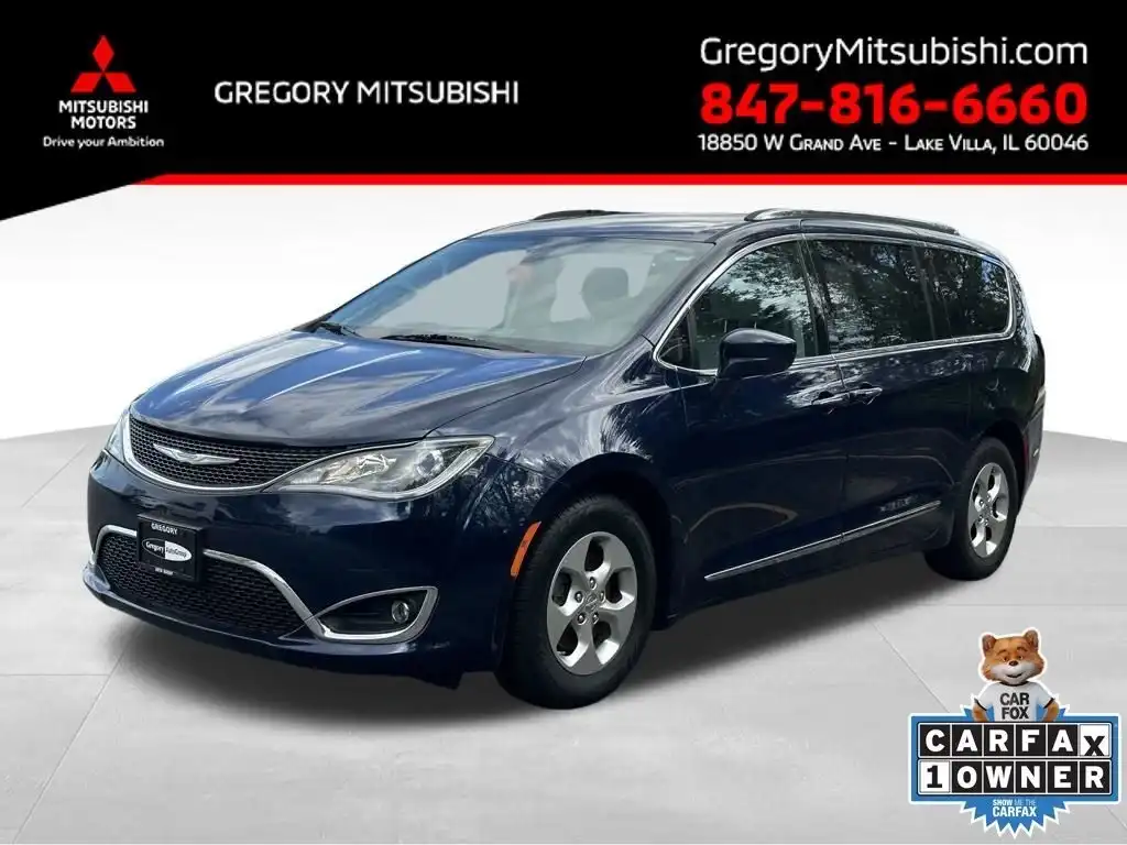 2017 Chrysler Pacifica Touring-L Plus's photo
