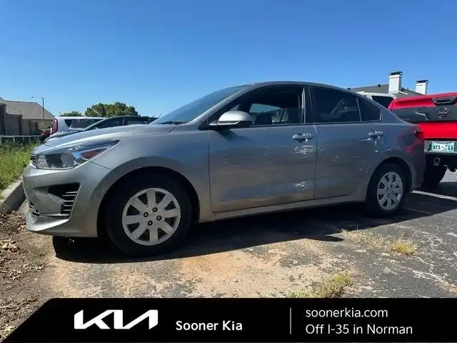 2023 Kia Rio S iVT's photo