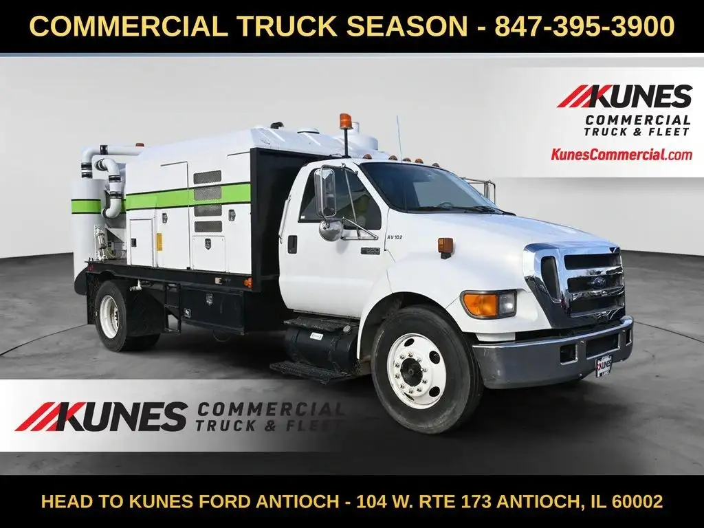2004 Ford F-650 SD's photo