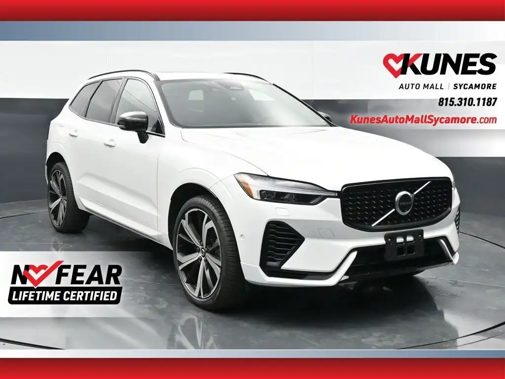2024 Volvo XC60 T8 Ultimate Dark Theme AWD's photo