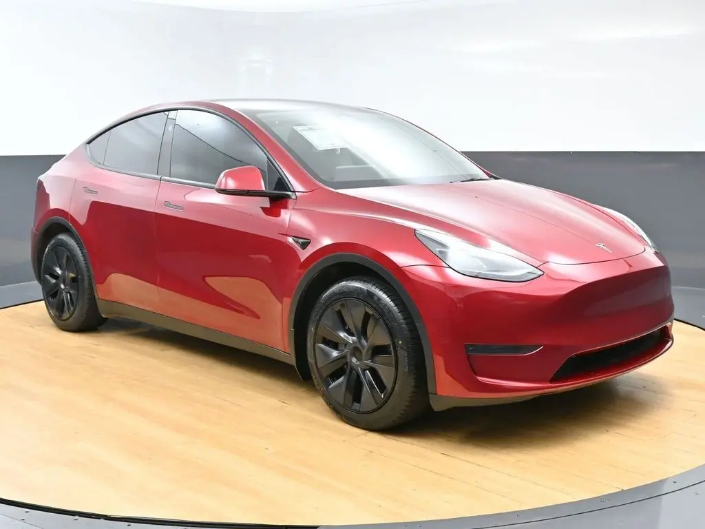 2024 Tesla Model Y Long Range RWD photo 3