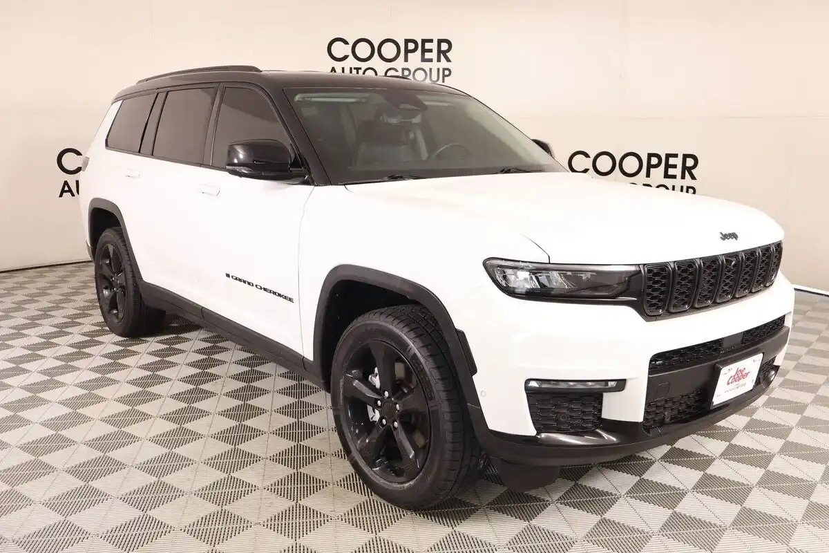 2023 Jeep Grand Cherokee L Limited 4WD's photo