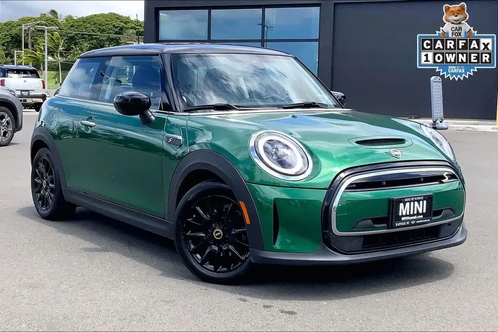 2024 MINI Hardtop Cooper SE's photo
