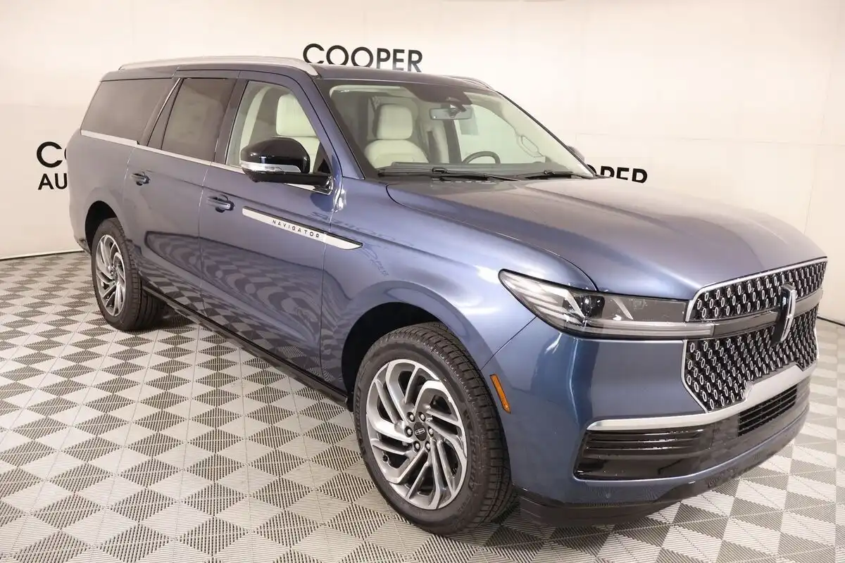 2027 Lincoln Navigator Reserve 4WD L's photo