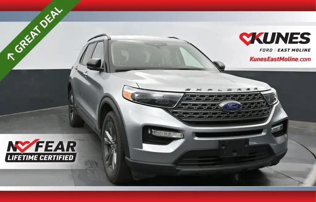 2023 Ford Explorer XLT 4WD's photo