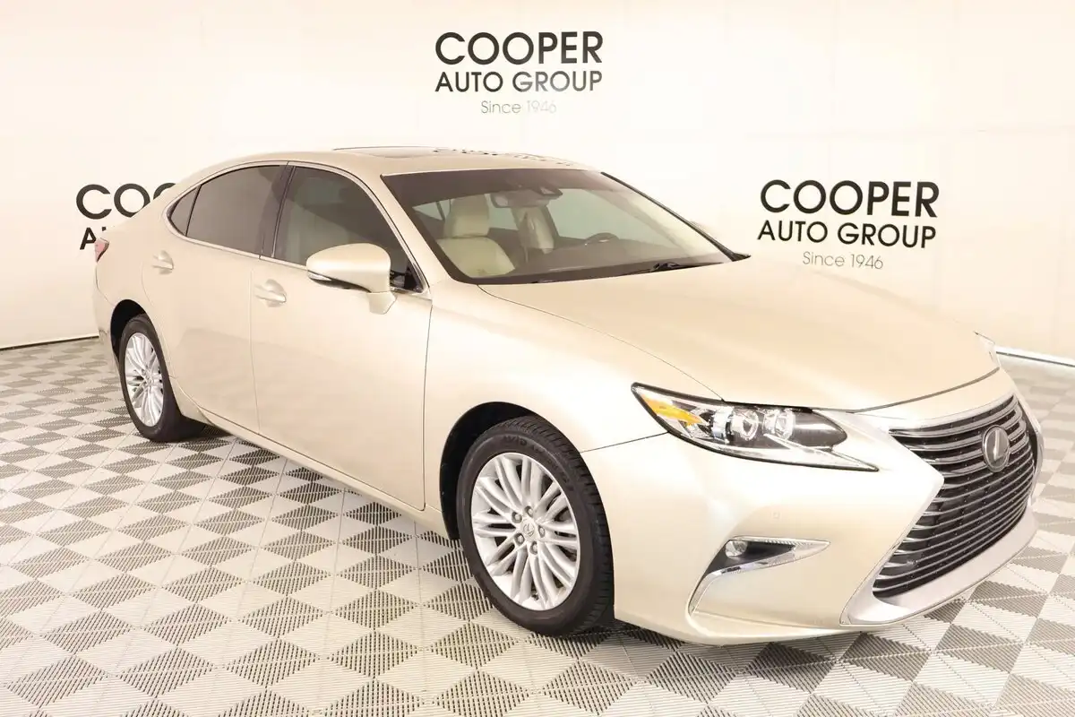 2017 Lexus ES 350 350's photo