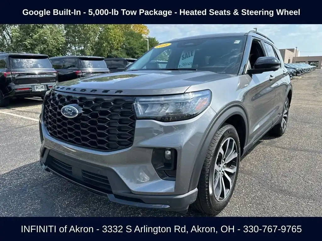2026 Ford Explorer ST-Line 4WD's photo