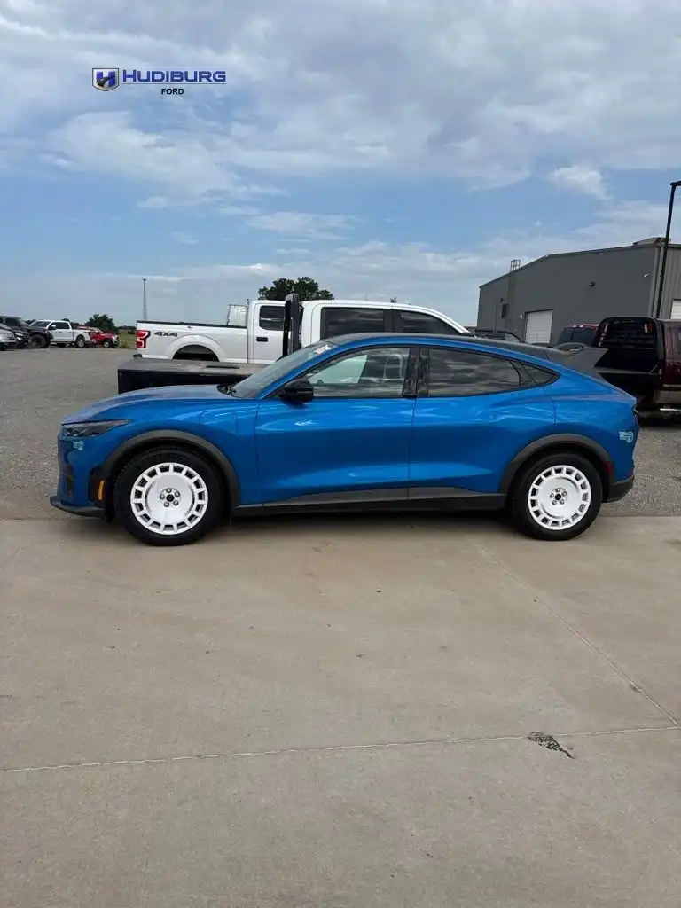 2025 Ford Mustang-Mach-e GT's photo
