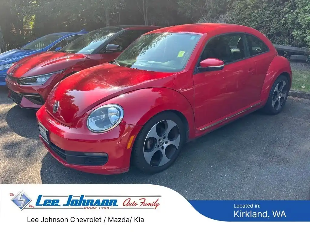 2012 Volkswagen Beetle 2.5L Auto w/Sound & Nav. PZEV's photo
