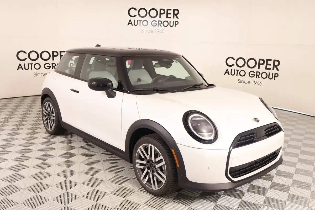 2026 MINI Hardtop Cooper Oxford Edition's photo