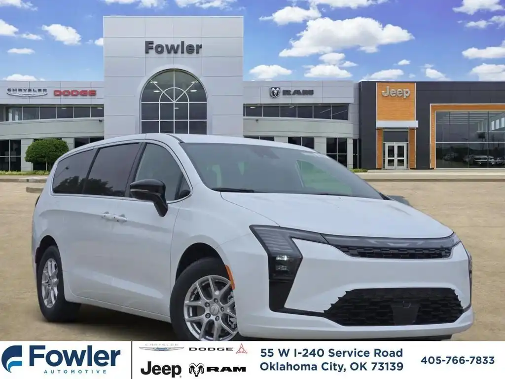2027 Chrysler Pacifica Select's photo