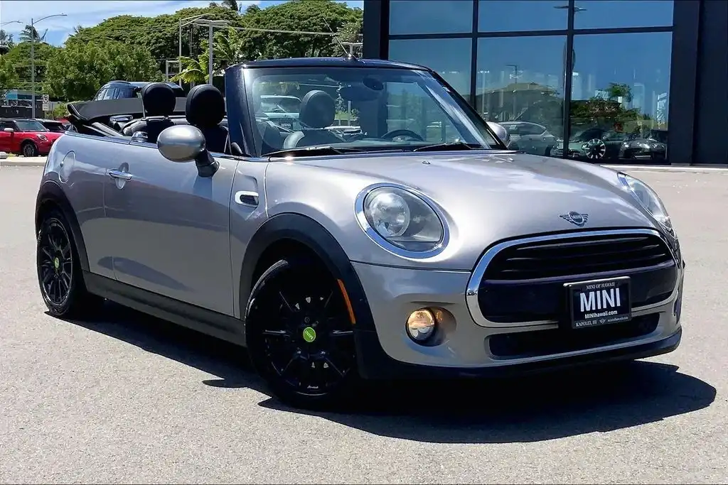2019 MINI Convertible Cooper Signature's photo