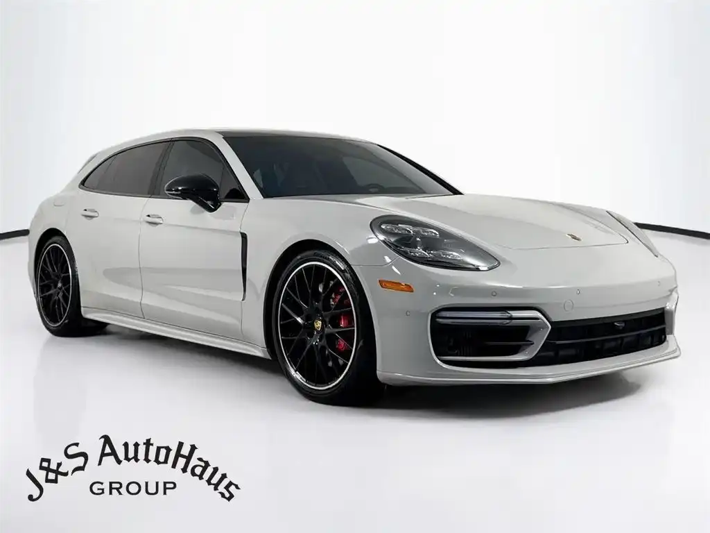2023 Porsche Panamera 4S Sport Turismo's photo