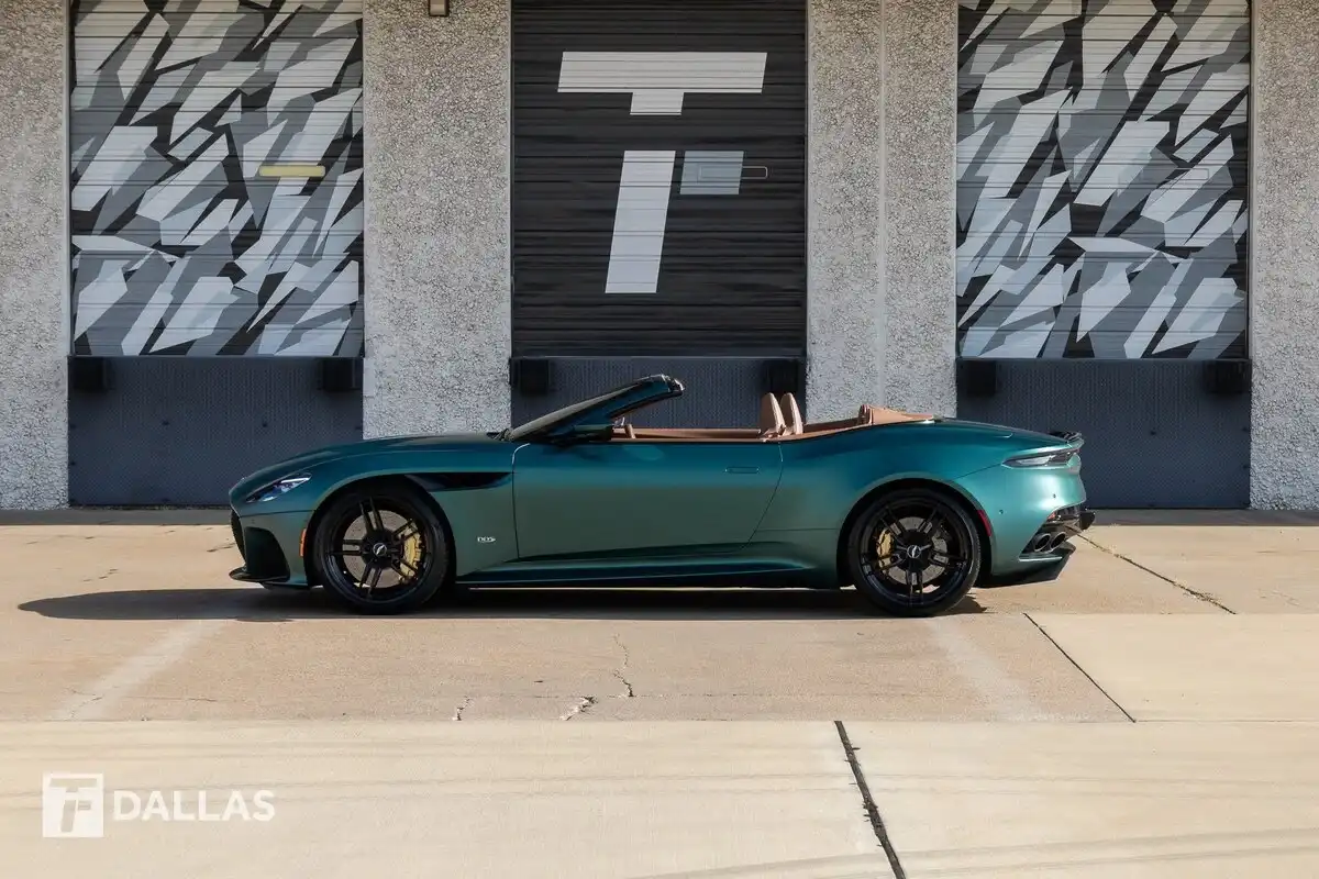 2023 Aston Martin DBS 5.2 V12 Volante's photo