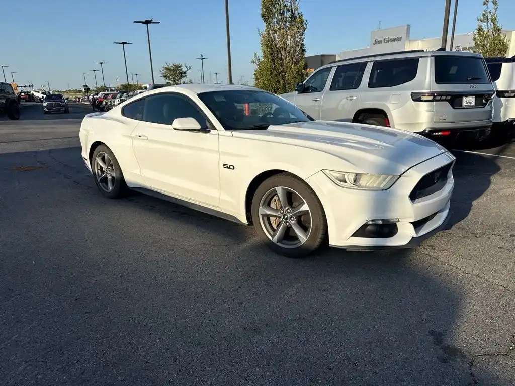 2017 Ford Mustang GT Coupe's photo