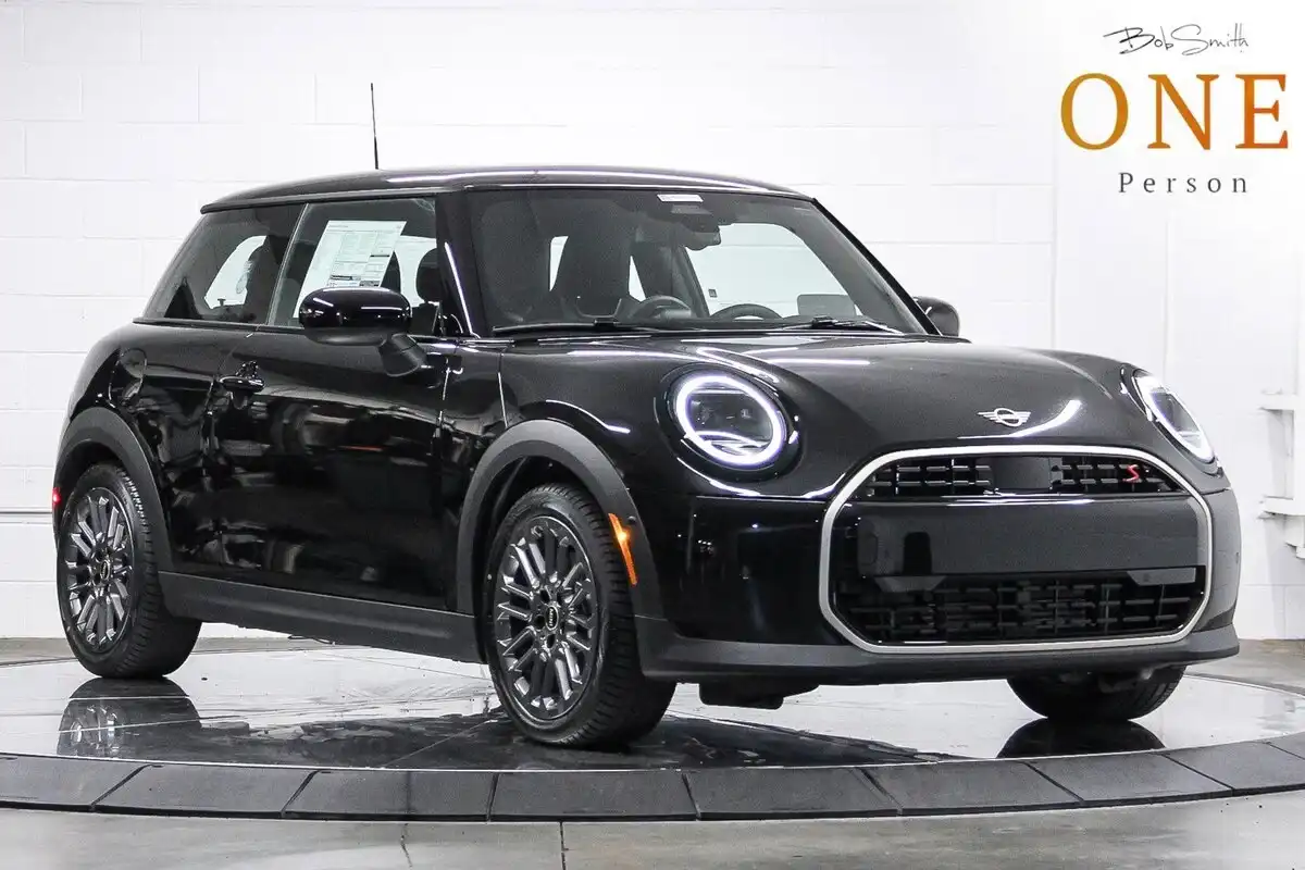 2026 MINI Hardtop Cooper S's photo