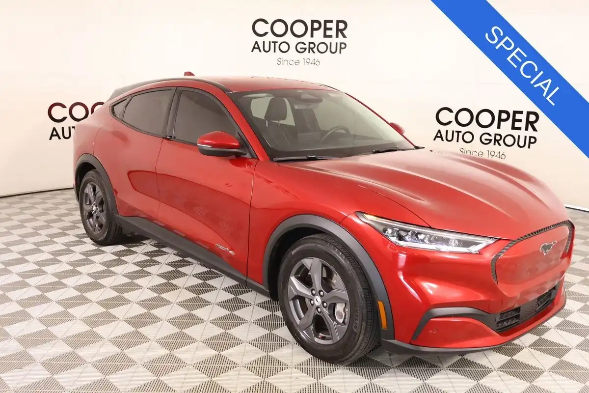 2022 Ford Mustang-Mach-e Select's photo
