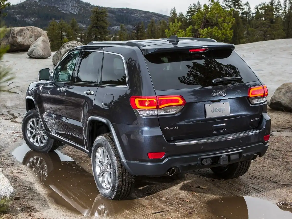 2015 Jeep Grand Cherokee Overland 4WD's photo