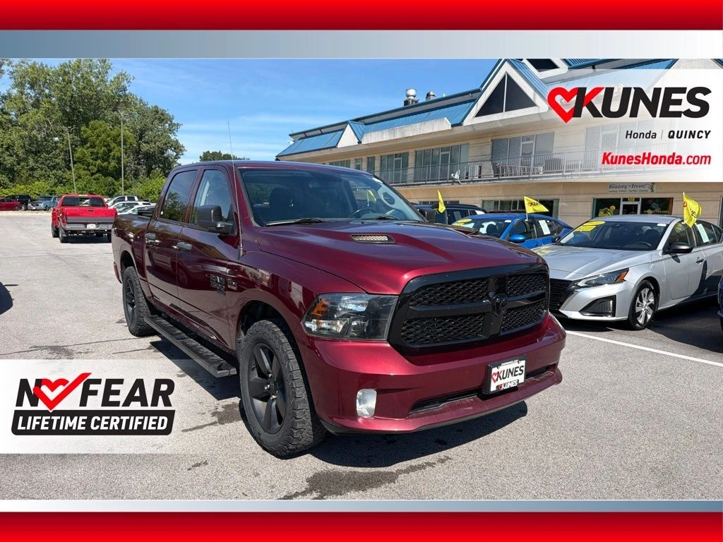 2019 RAM 1500 Classic Express Crew Cab 4x4 5'7's photo