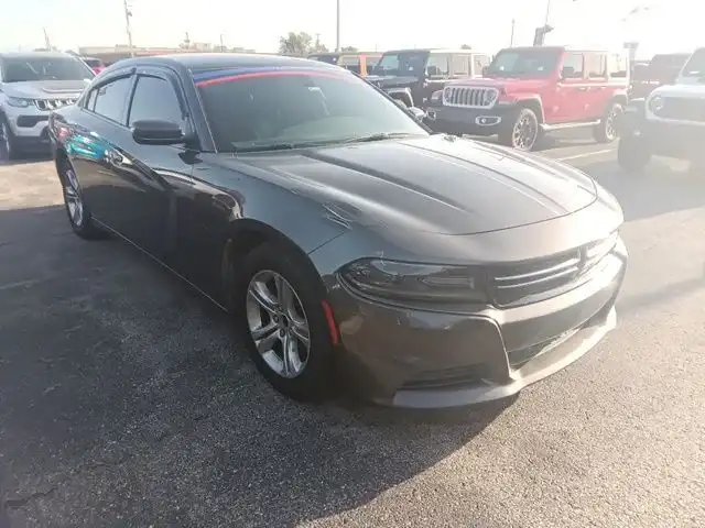 2017 Dodge Charger SE's photo