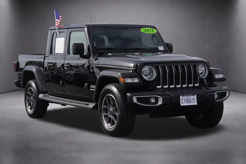 2021 Jeep Gladiator Overland's photo