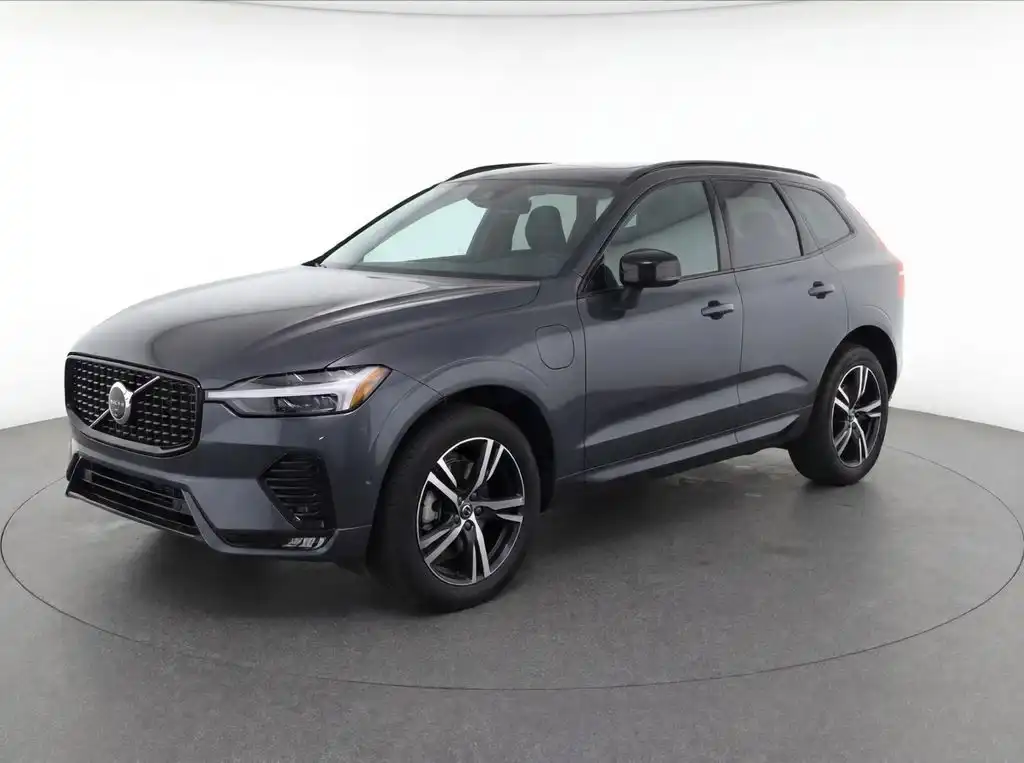 2022 Volvo XC60 B5 R-Design AWD's photo