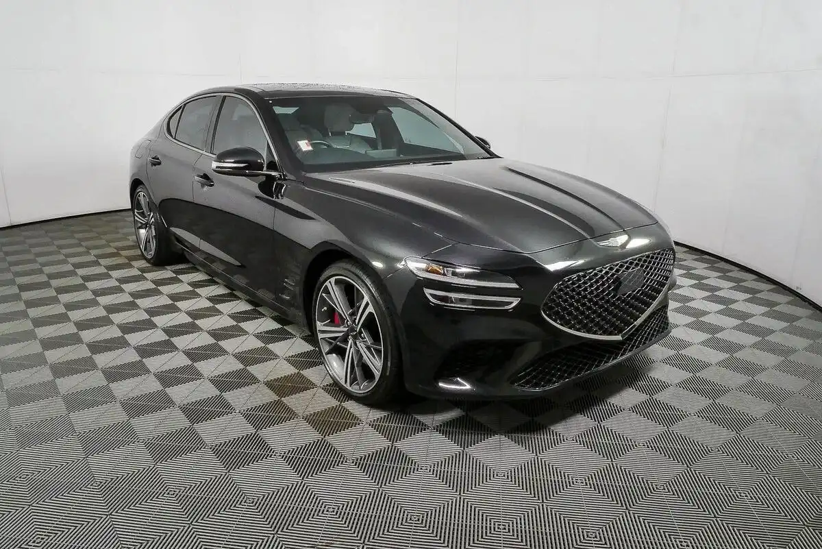 2025 Genesis G70 2.5T Standard's photo