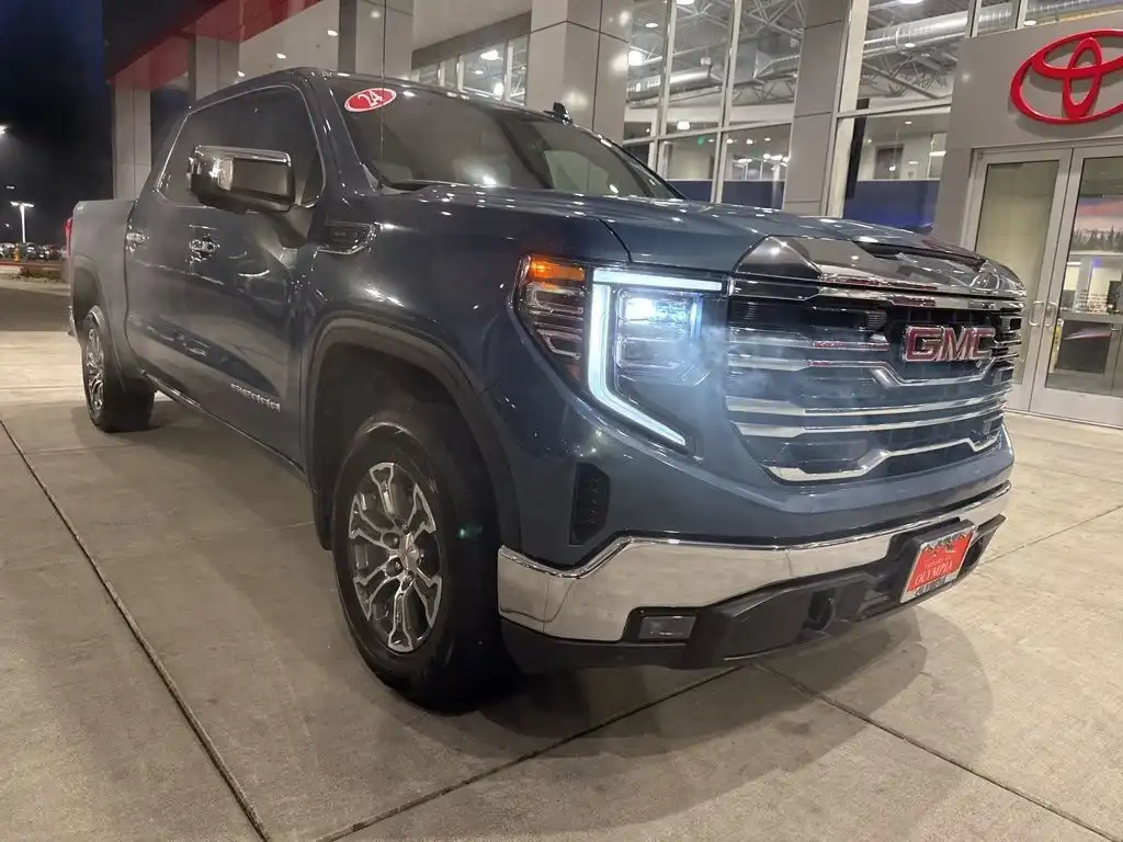 2024 GMC Sierra 4WD Crew Cab Short Box SLT's photo
